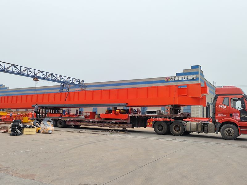 通用橋式起重機(jī) QDXX32/5t—27.7m 制作完成，發(fā)往陜西省銅川市交付客戶使用。